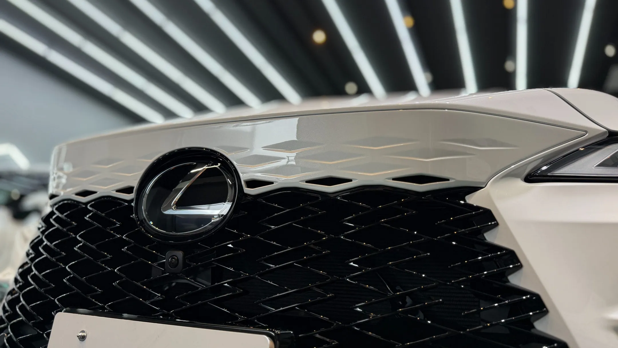 🚗✨ こんにちは！今日は、ラットガレージのカーディテーリング...