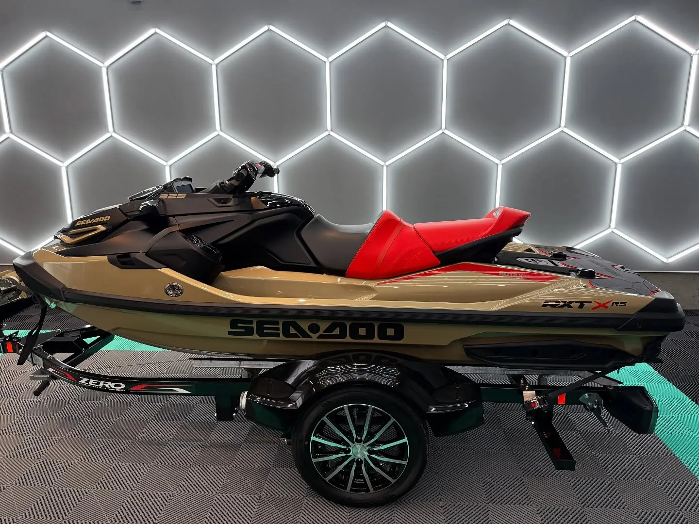 新艇SEA-DOO RXT-X 325がマリン専用セラミック...