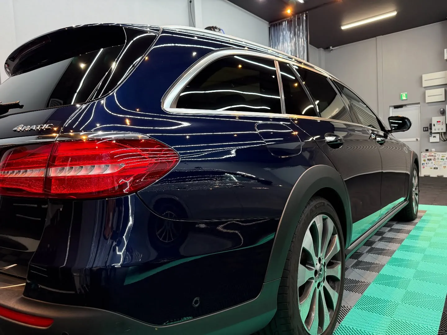 メルセデス・ベンツ Eクラス オールテレーンの中古車を注文販...