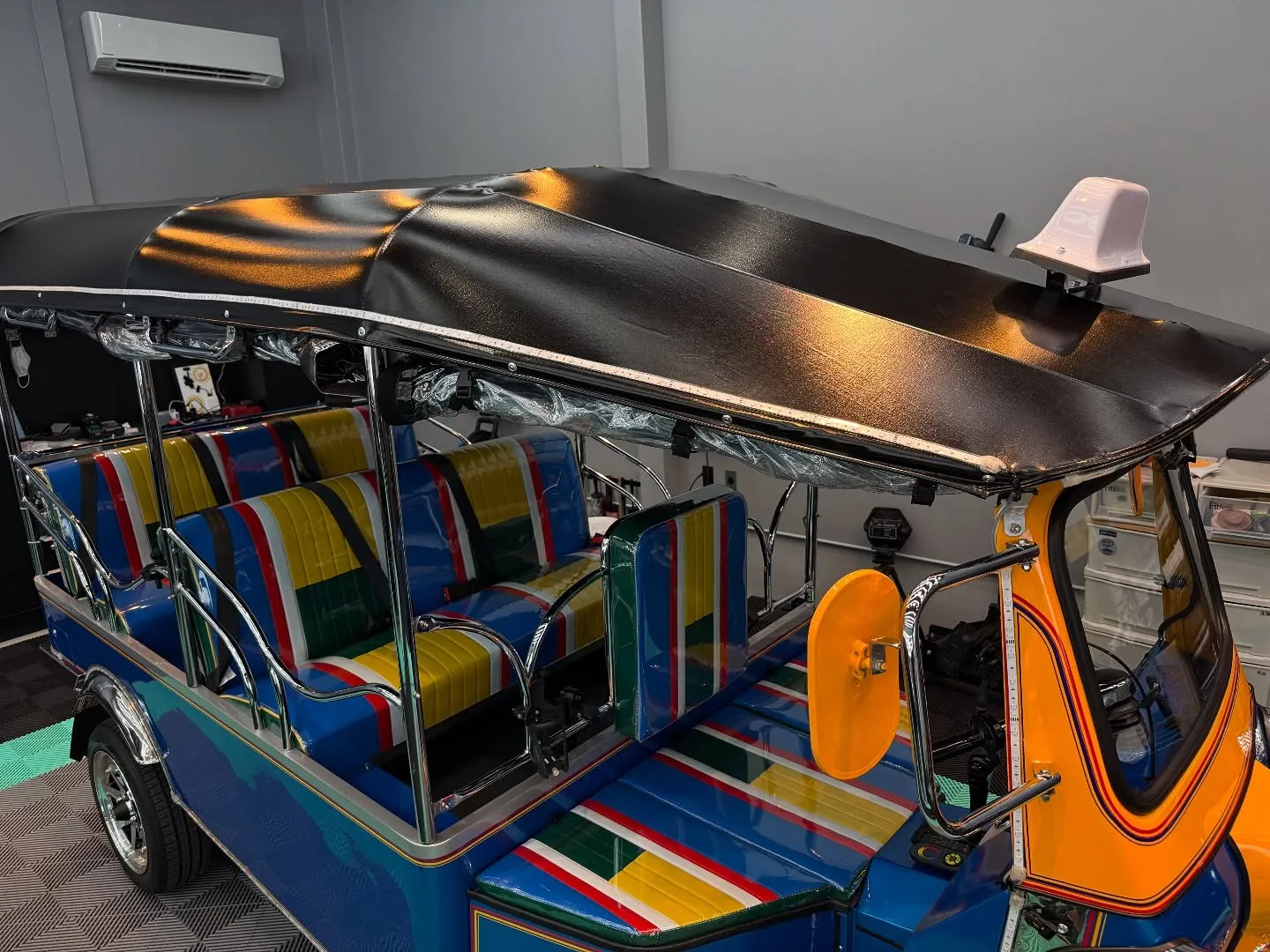 🚗✨ 本日はなんと、新車のトゥクトゥクが入庫しました！