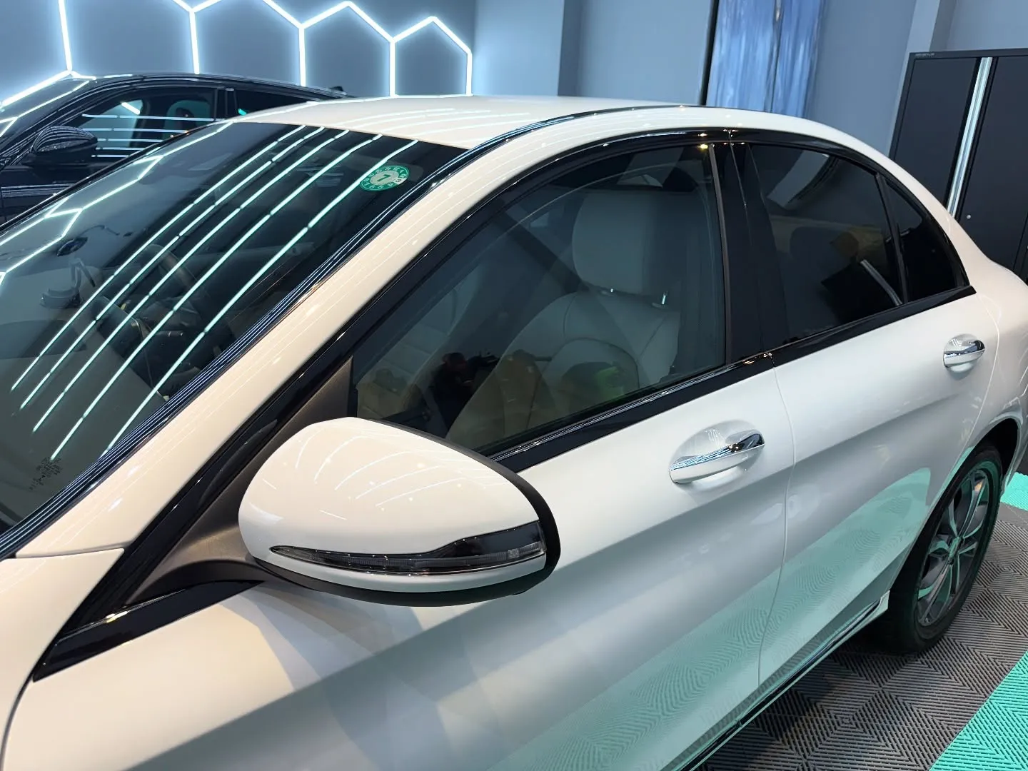 ✨メルセデス Cクラスをディテーリングいたしました！✨