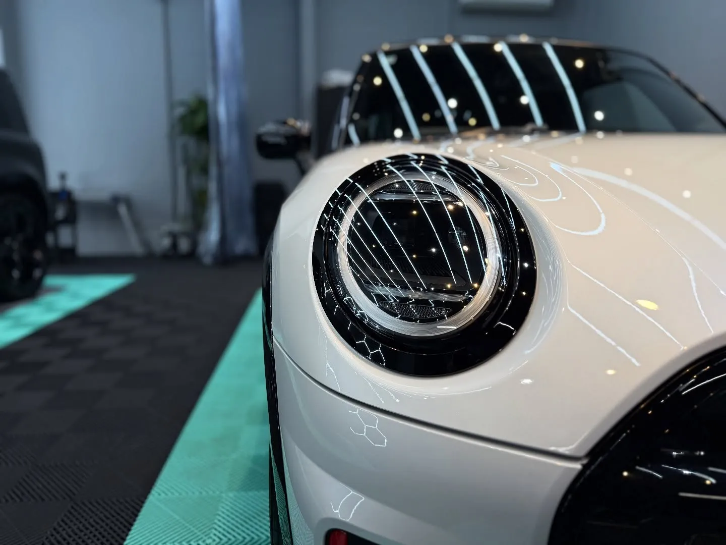 🚗✨ 新車ミニクーパーのJCWをさらなる輝きへ！