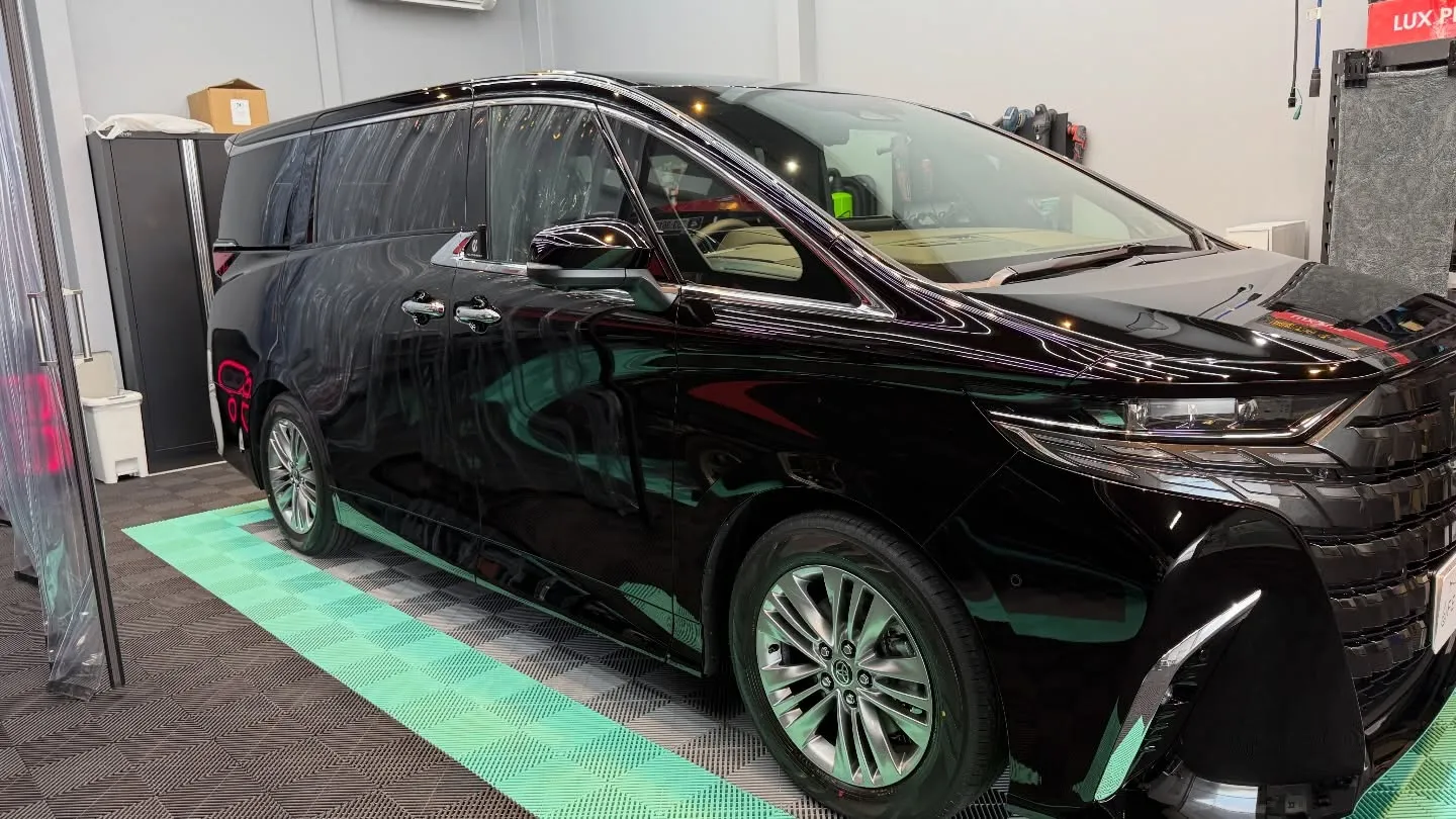 本日は、新車のトヨタ アルファード（202ブラック）を最高の...